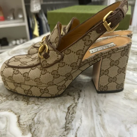 Gucci Monogram Kid Scamosciato Horsebit Platform Slingback Mules 40 New Acero - Picture 4 of 8